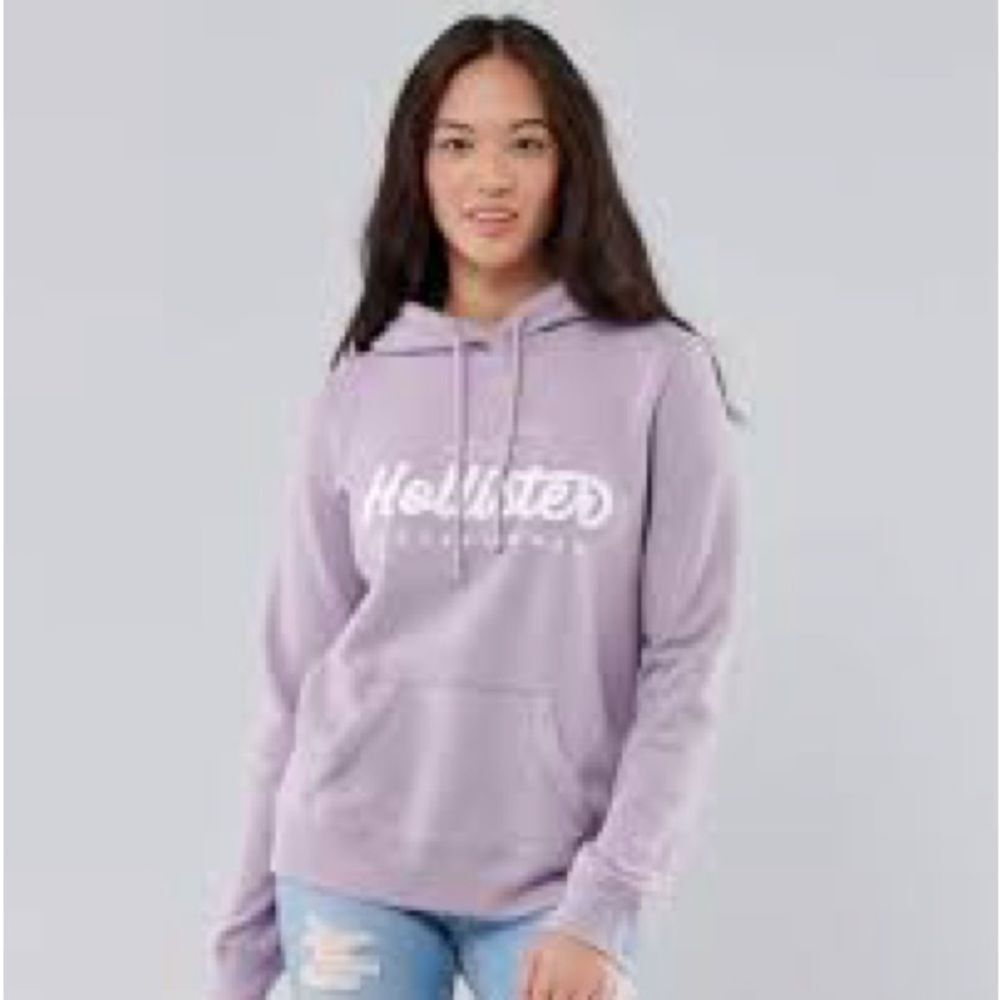 Purple hollister hoodie 
True to size 
Size small - Picture 2 of 2